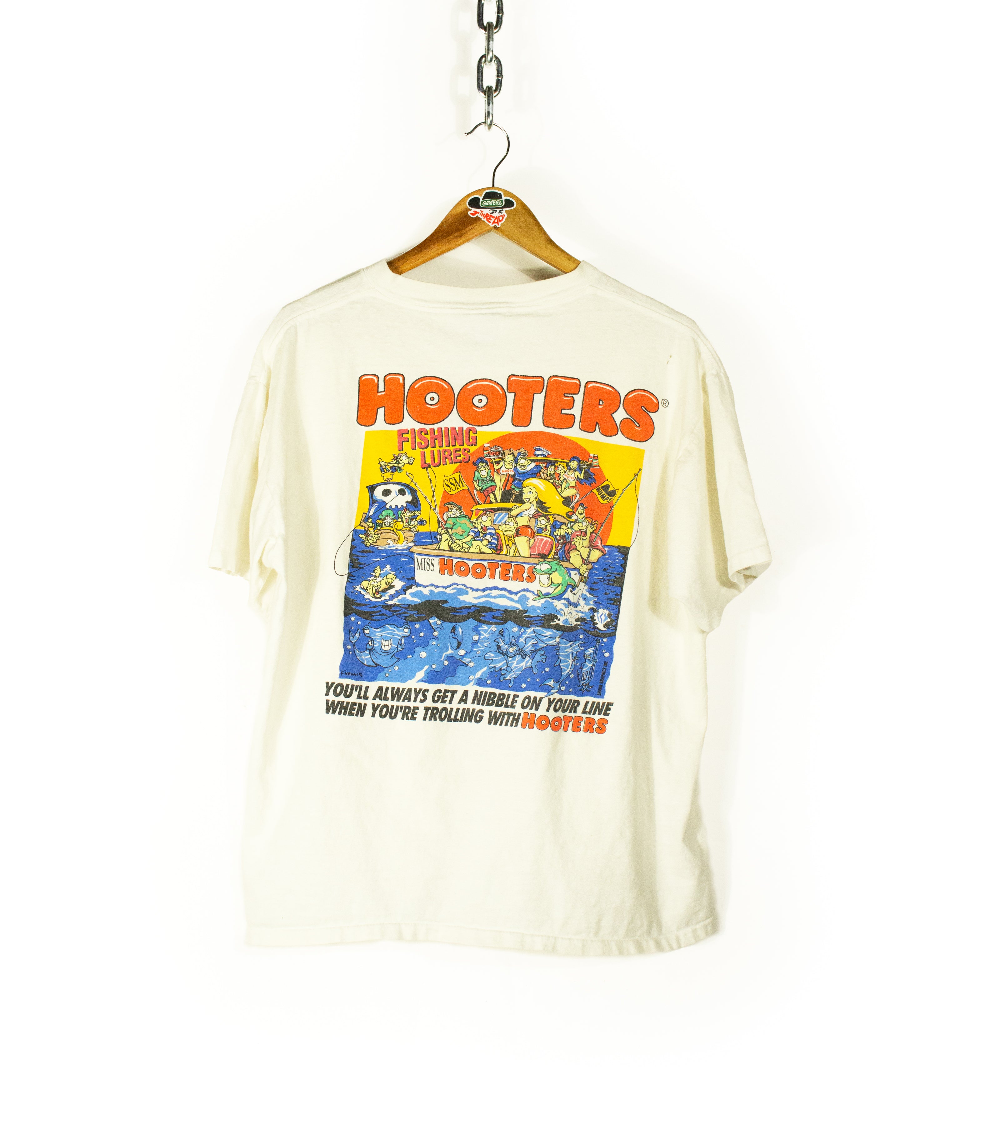 深瀬着用 90s Hooters ヴィンテージtシャツ Vintage 90s Hooters Fishing Lures T-Shirt – Grateful Threads