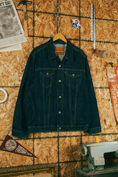 2000s Dark Wash Levi’s Denim Jacket