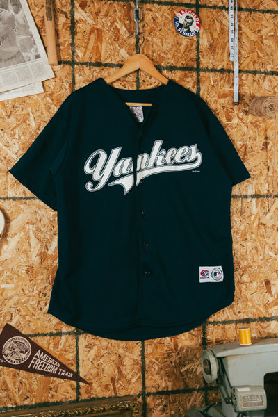 Vintage 2002 Derek Jeter Yankees Jersey