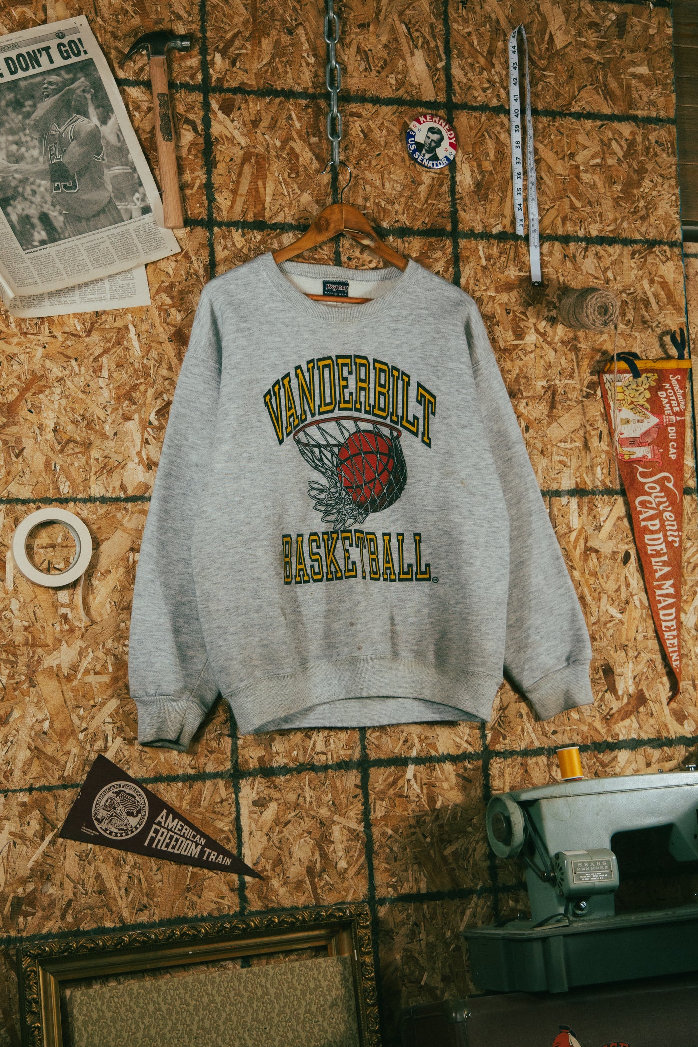 Vintage 90s Vandy Basketball Crewneck