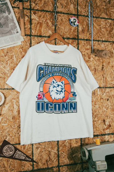 Vintage 1999 UConn NCAA Champions T-Shirt