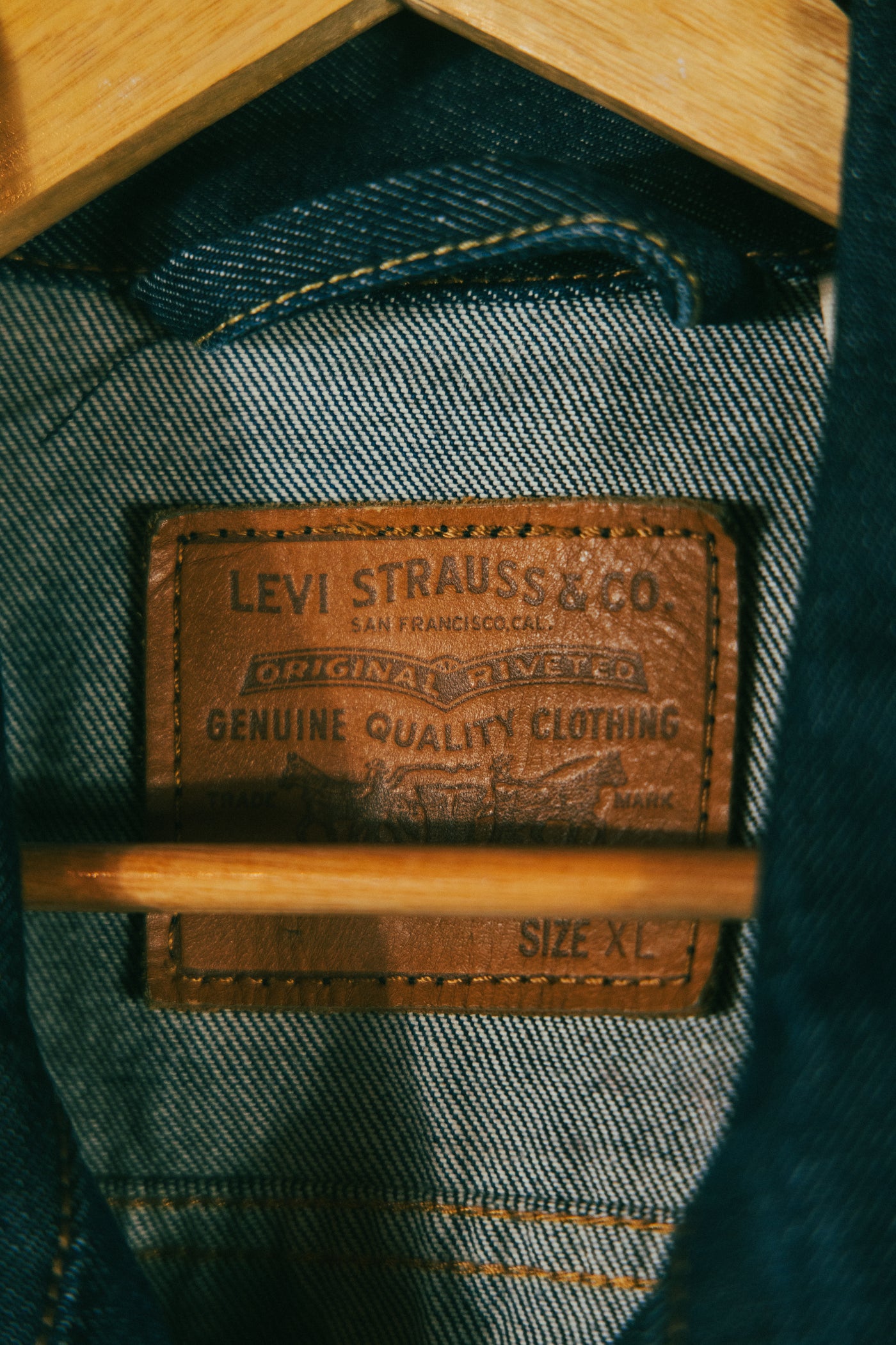 2000s Dark Wash Levi’s Denim Jacket