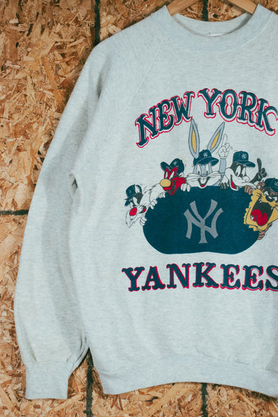 Vintage 90s NY Yankees Looney Tunes Crewneck