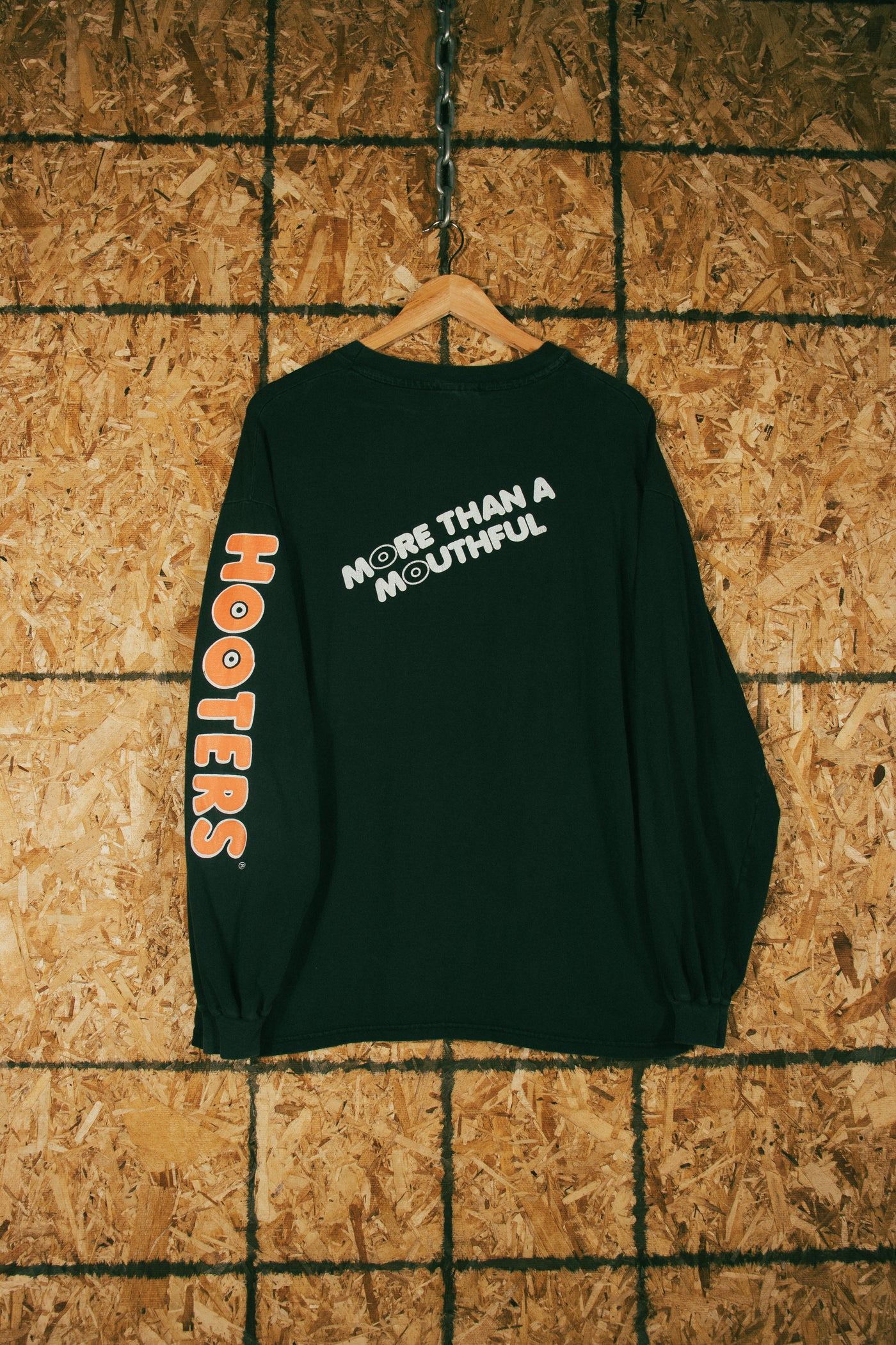 Vintage 1995 Hooters Albany, NY Longsleeve