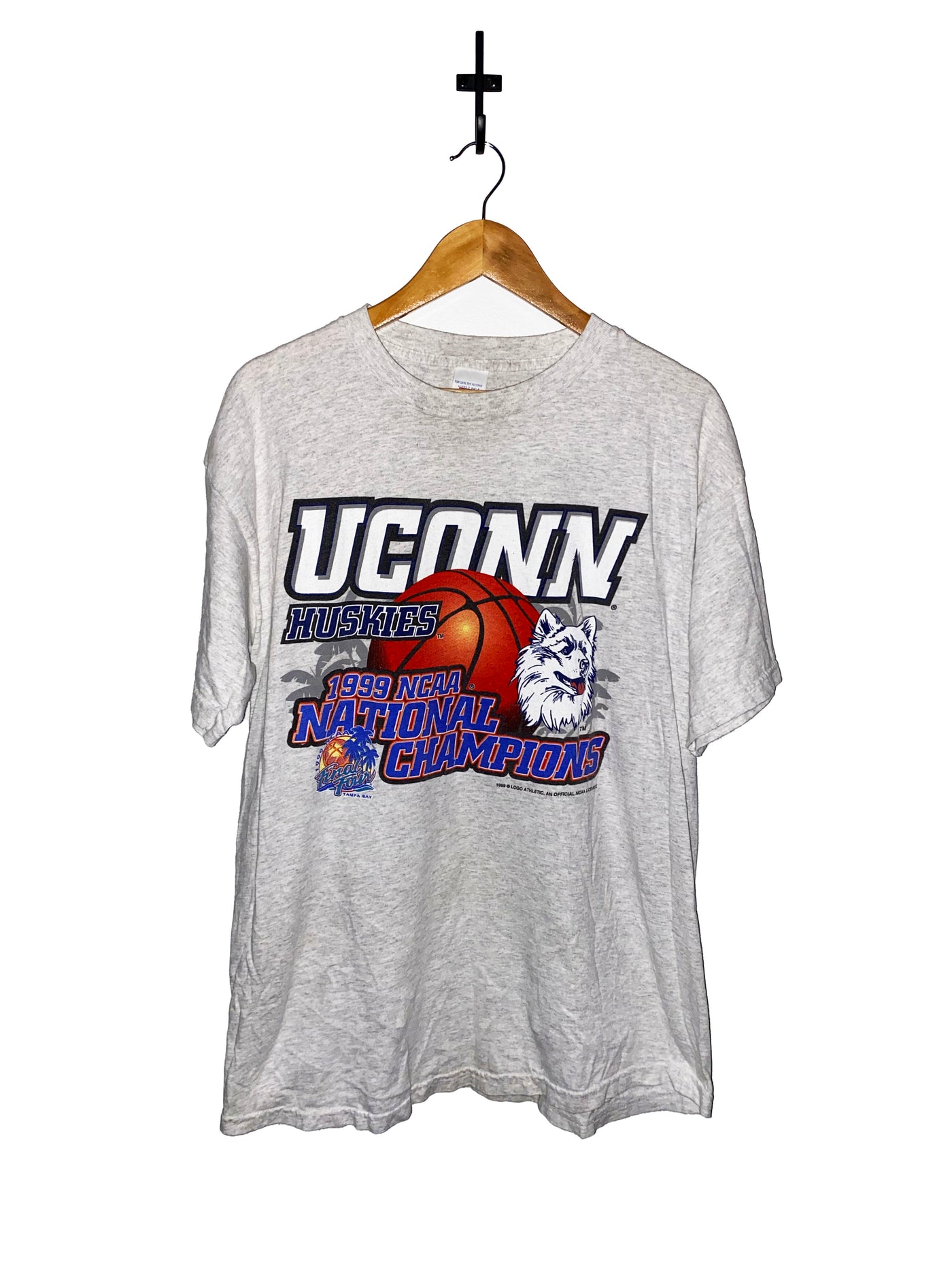 Vintage 1999 Uconn Basketball Final 4 T-Shirt