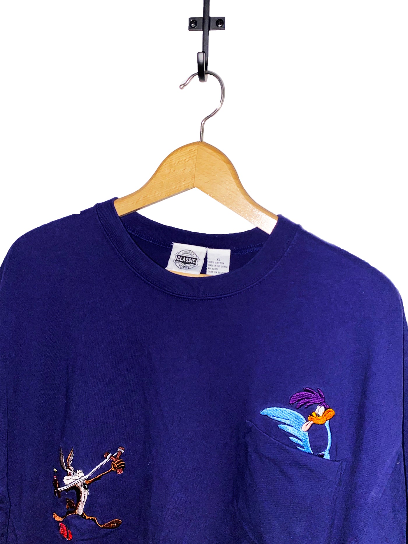Vintage 1995 Looney Tunes Embroidered Pocket T-Shirt